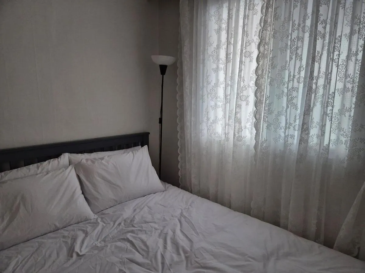Neat House, Seoul Apartment