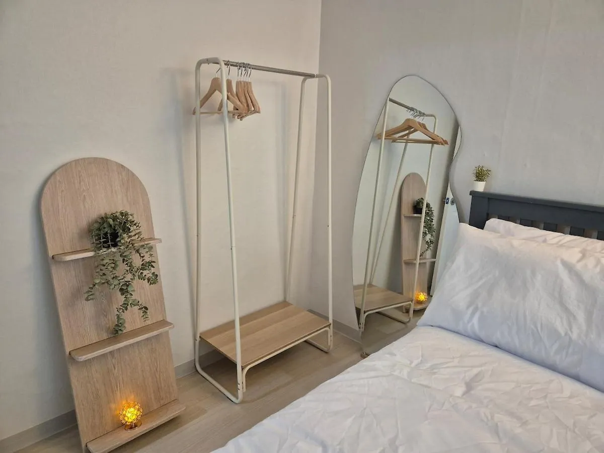 Neat House, Seoul Apartment