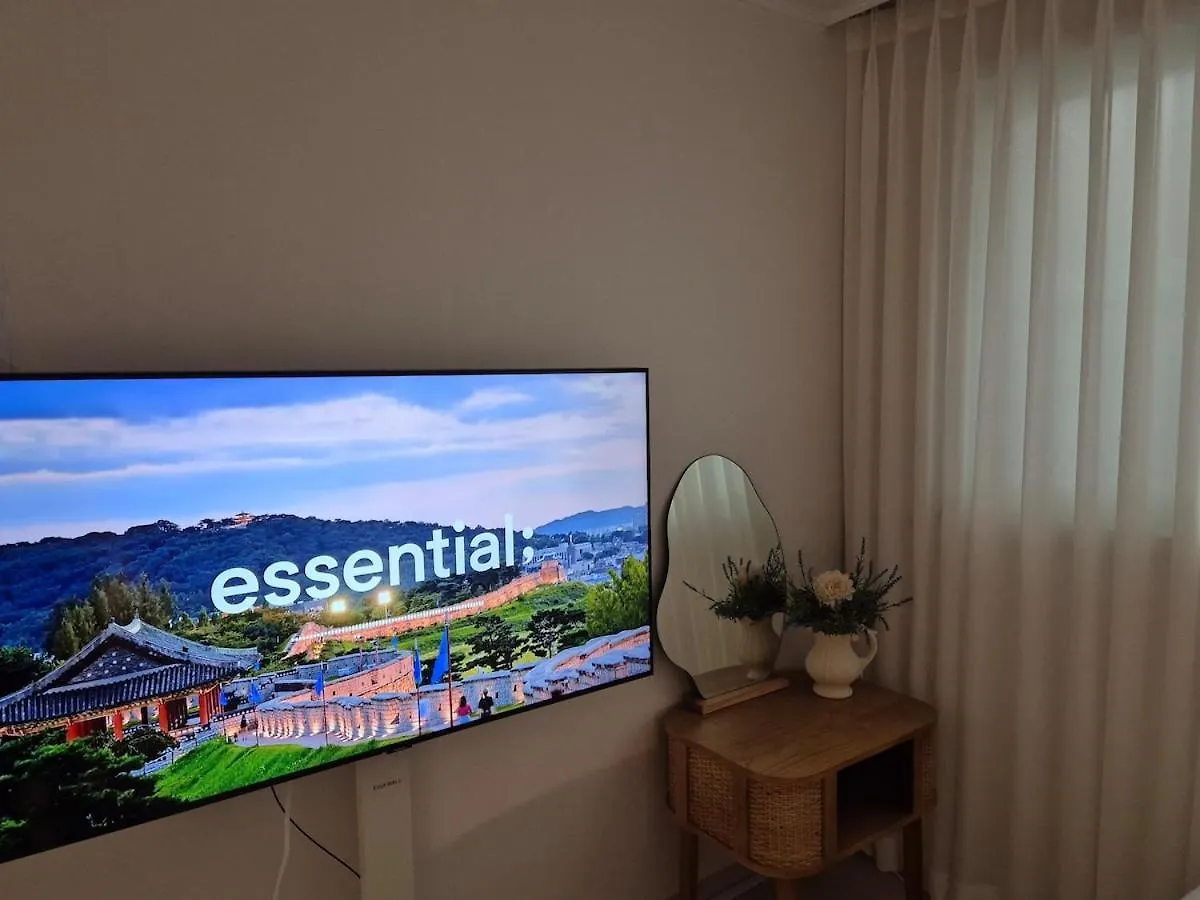 Neat House, Seoul Apartment
