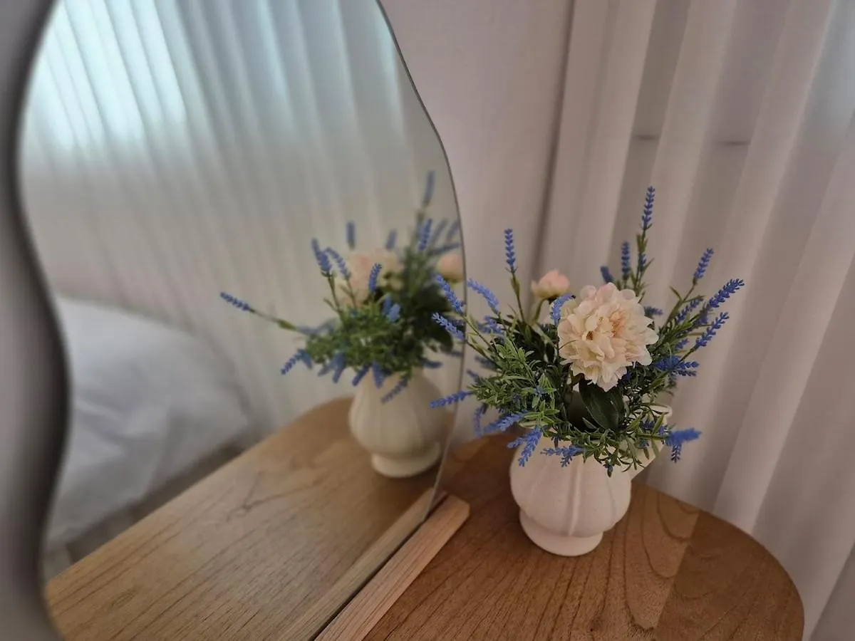 Neat House, Seoul Apartment 0*,