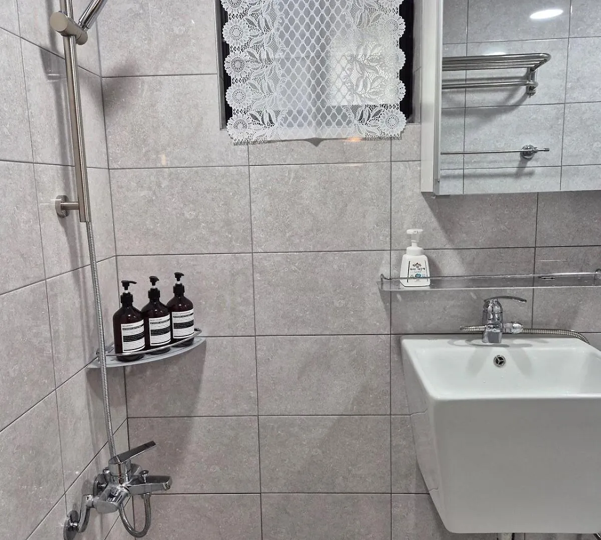 Apartament Neat House, Seul